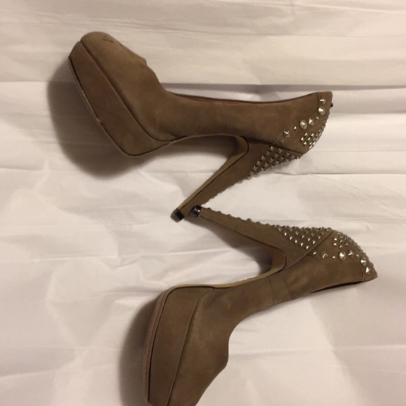 ❤️Vince Camuto Heels - Picture 3 of 9